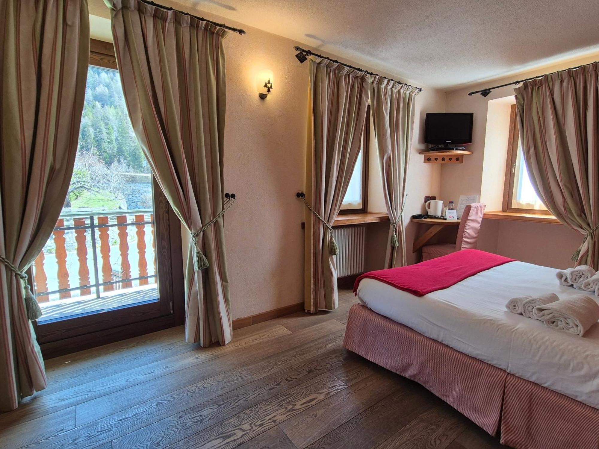 Hotel Dente Del Gigante Courmayeur Eksteriør billede